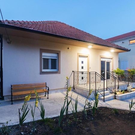 Mihael Holiday House Zára Kültér fotó